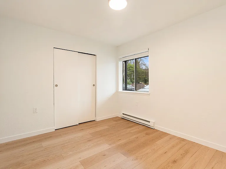Crestwood Place — Photo 12