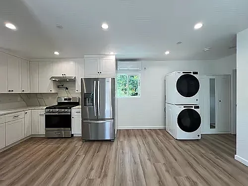 84 Pinecrest Dr #1/2 — Photo 1