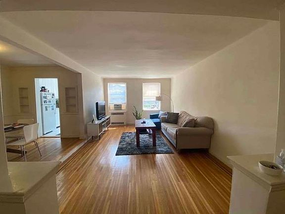 3rd image of 65-74 Saunders St APT 5J