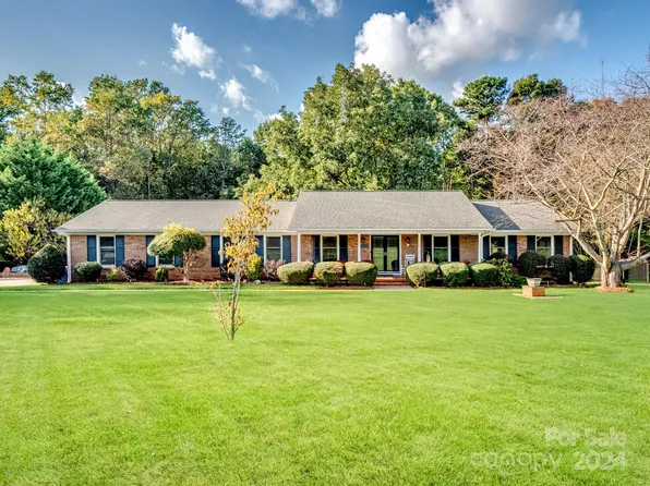 12701 Hashanli Pl, Matthews, NC 28105