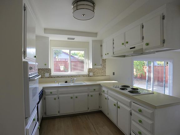 4th image of 205 Omira Dr
