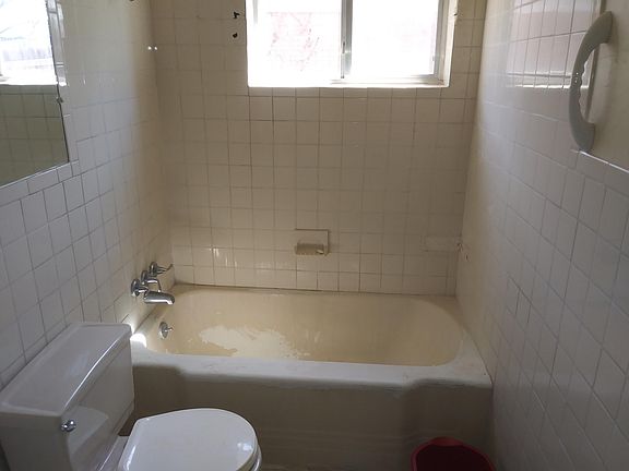 2nd image of 1442 Briarwood St