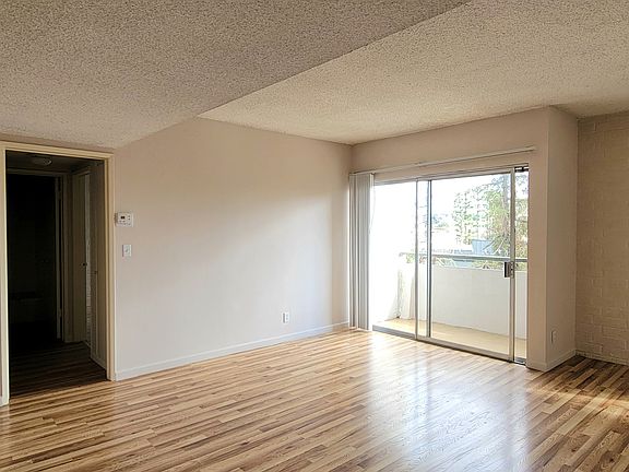 3rd image of 503 S La Fayette Park Pl #505