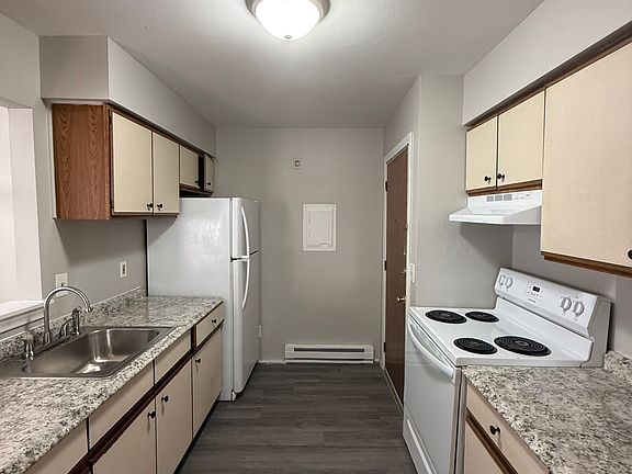 5th image of 220 Glen Haven Rd APT D