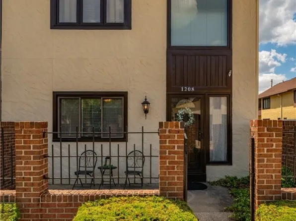 1208 Chevington Ct, Dayton, OH 45459