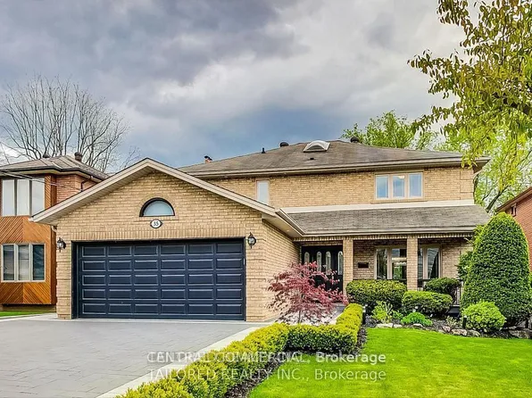 35 Mackay Dr, Richmond Hill, ON L4C 6N9
