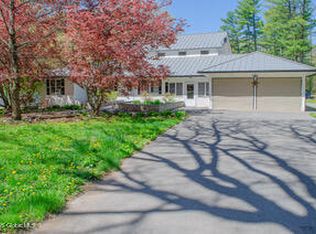 32 Valk Rd, Saugerties, NY 12477