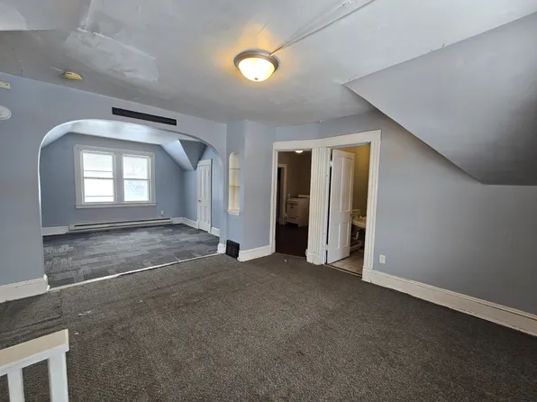 102 1/2 South St, Waterloo, IA 50701
