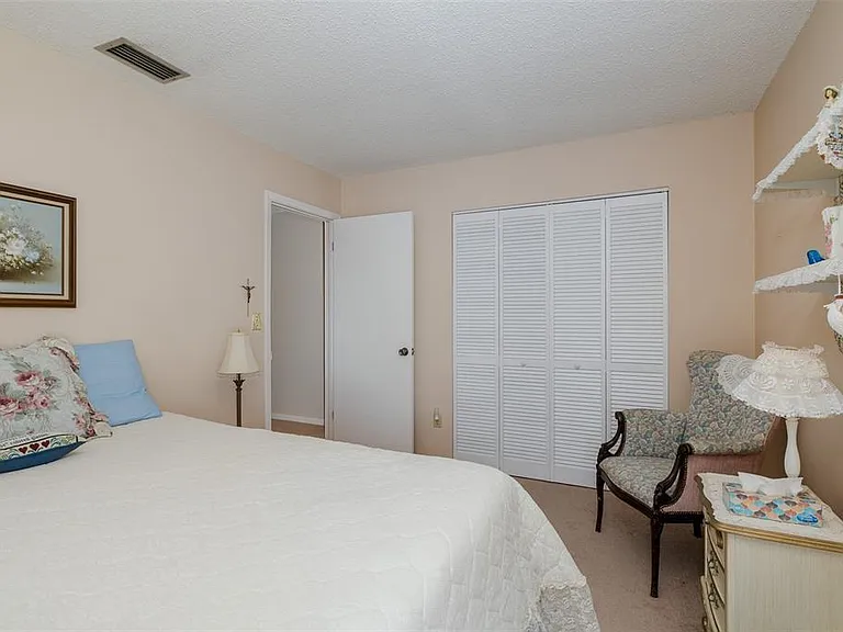 8015 San Fernando Dr — Photo 13