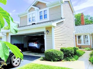 16 White Pine Dr, Schaumburg, IL 60193