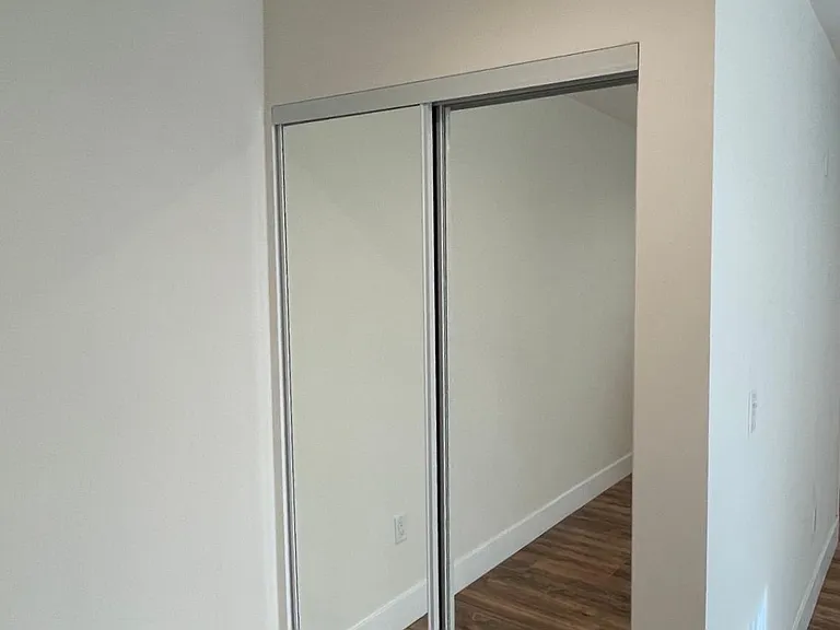 CLOSET 2