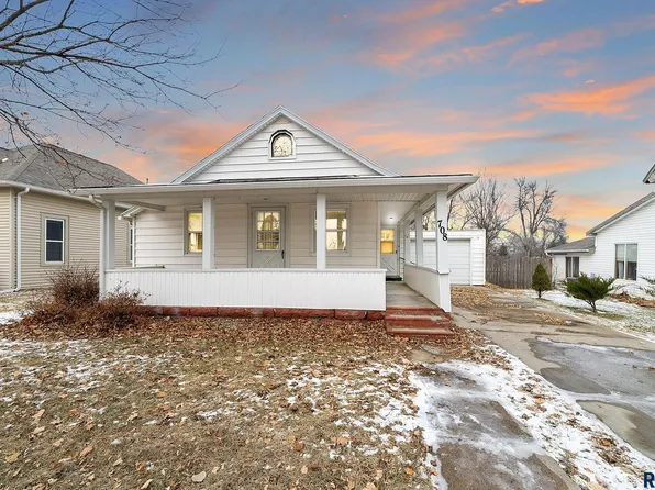 708 4th St, Garretson, SD 57030