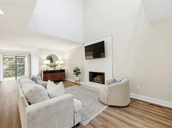 1210 Brookhaven Woods Ct NE, Atlanta, GA 30319