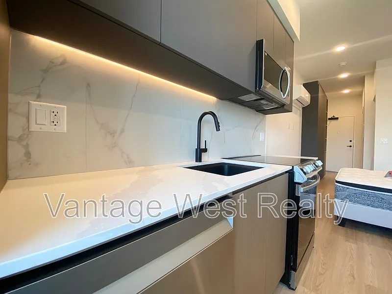 Studio, 1.0 bath, 342 sqft, $1,275 — Photo 2