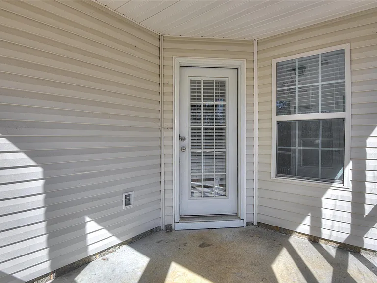 909 Watsonia Dr — Photo 26