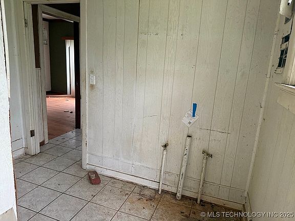 4th image of 43 Townsend Ave