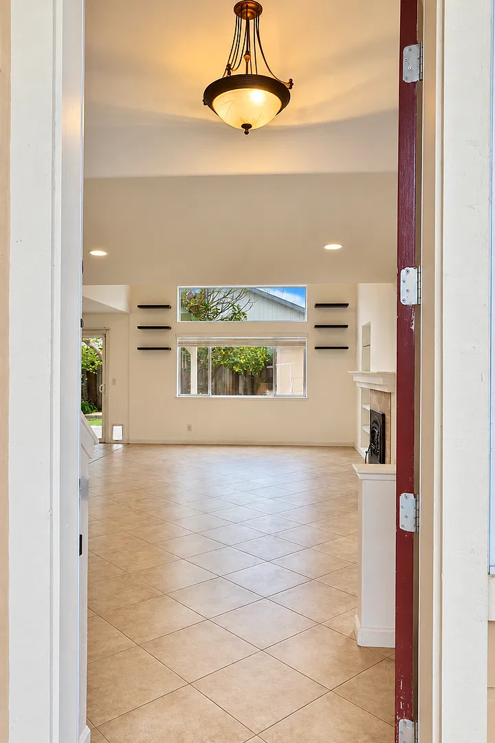 Spacious 3 Bedroom + Bonus Room | 2.5 Bath Home, 2 car garage in Desirable M Section of Rohnert Park — Photo 2