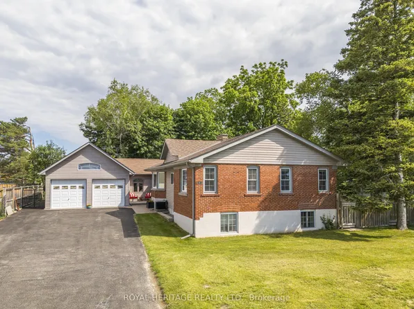 956 Bayshore Ct, Pickering, ON L1W 2Y3