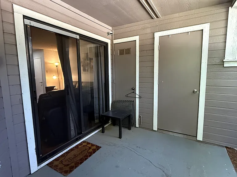 2704 Harvest Ln — Photo 17