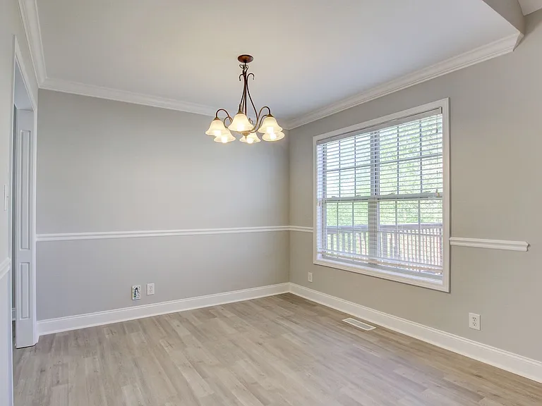 1384 Borrowdale Dr — Photo 4