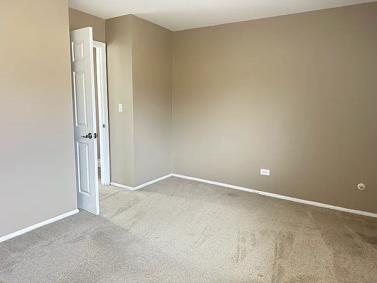 9S240 Lake Dr #108-BLDG17B — Photo 17
