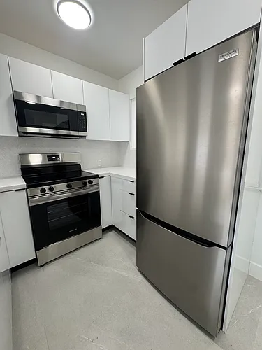 180 W 21st St #180 Photo 1 180 W 21st St #180 Photo 1