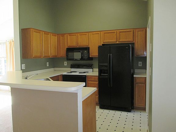 2nd image of 218C Fernwood Pl