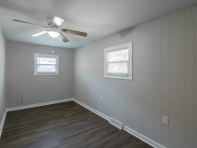 69 Lowe Ave NW — Photo 17
