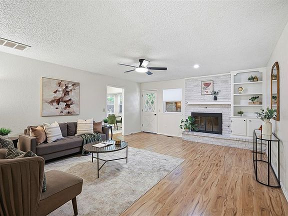 5th image of 913 W Churchill Way