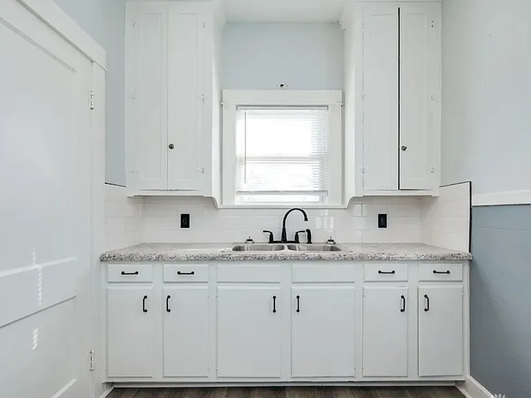 416 Geneva Rd — Photo 7