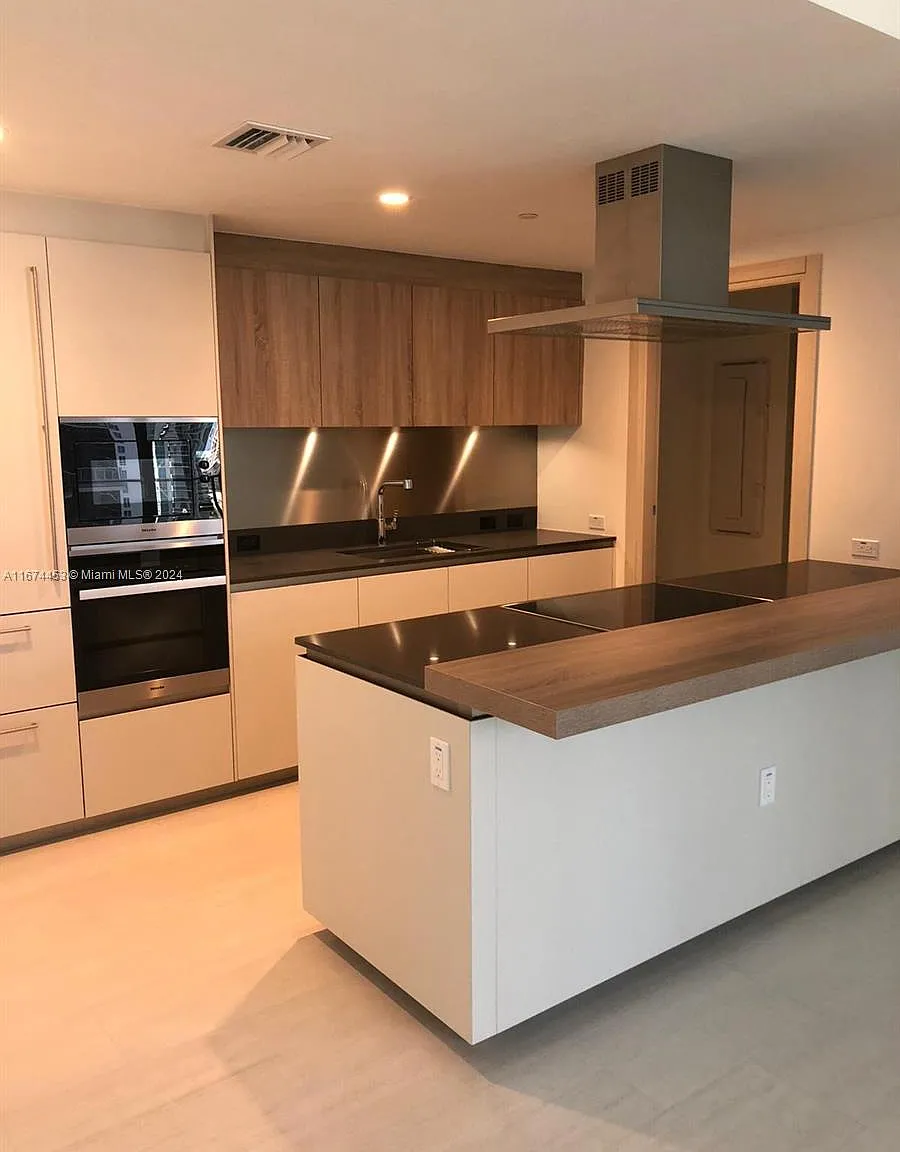 2 bed, 1236 sqft, $7,900 — Photo 4