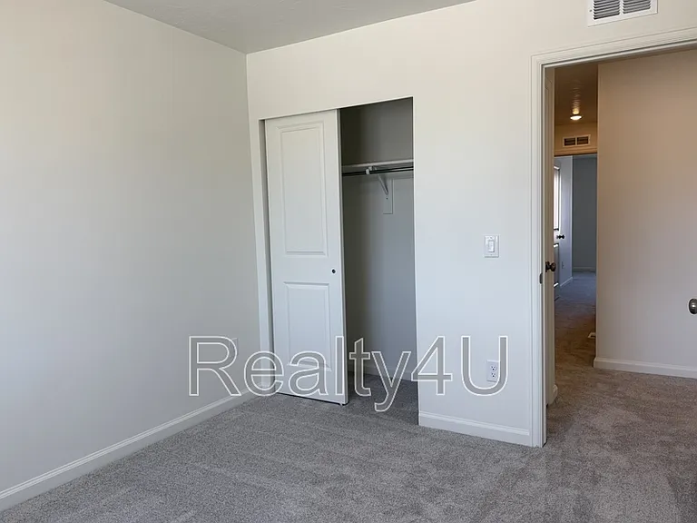 203 E Arcade Dr #1 — Photo 27