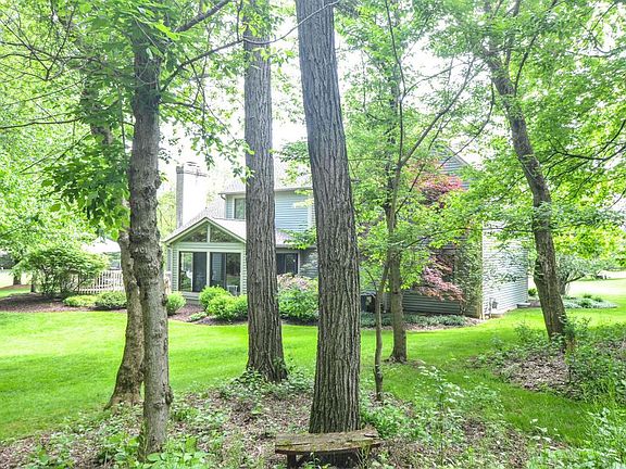 2nd image of 123 Glyn Tawel Dr