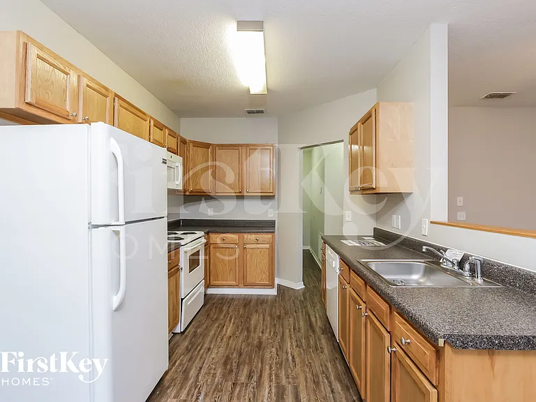 3422 Renault Cir — Photo 7