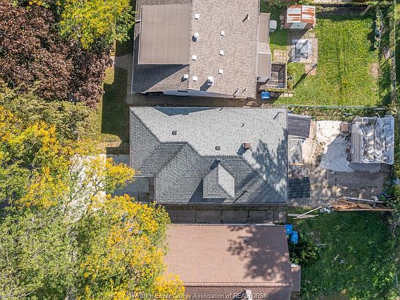 2nd image of 2137 York St