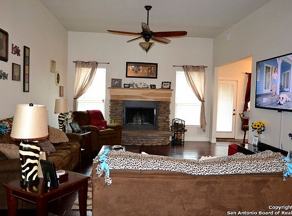 4th image of 399 Park Dr