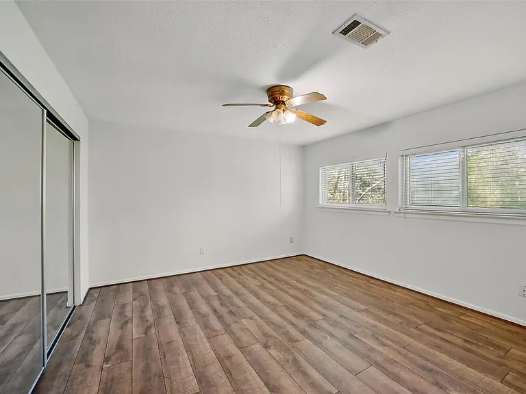 19 Still Glen Ct — Photo 15