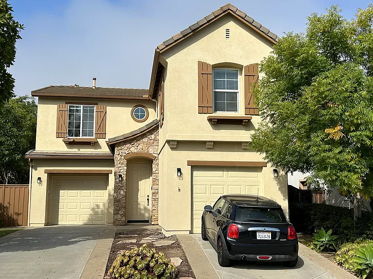 Avalon Way — Photo 1