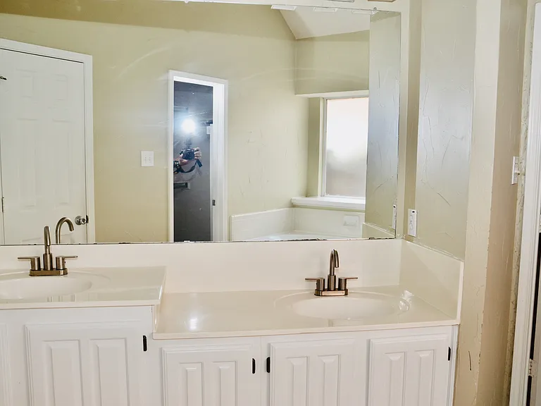 2413 Pinehurst Dr — Photo 15