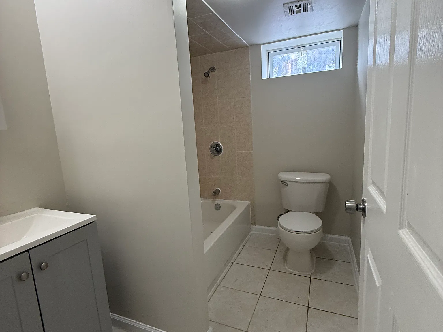 6 bed, $3,750 — Photo 3