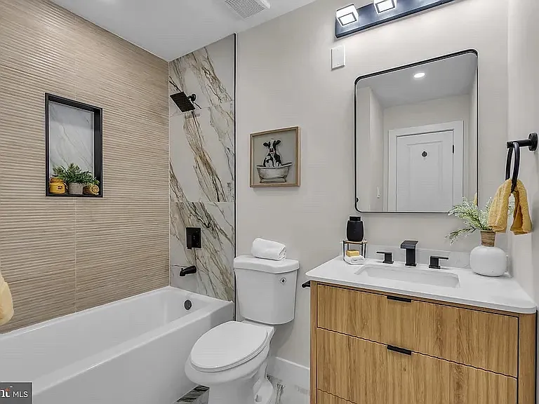 142 Eastbrook Ln — Photo 5