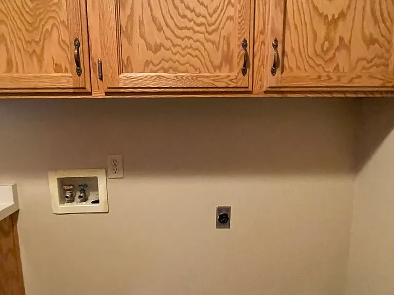 605 E Babcock Ave — Photo 20