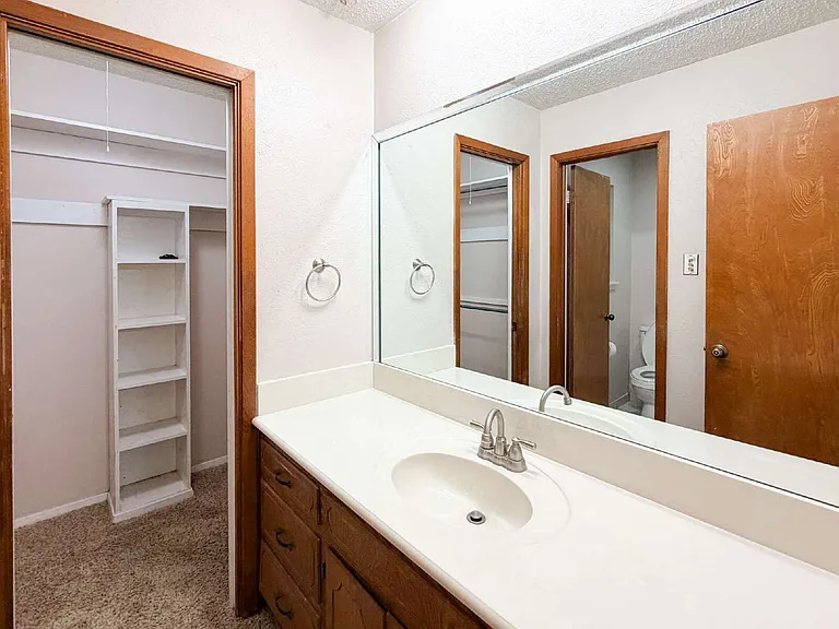 3708 Holland Dr — Photo 25