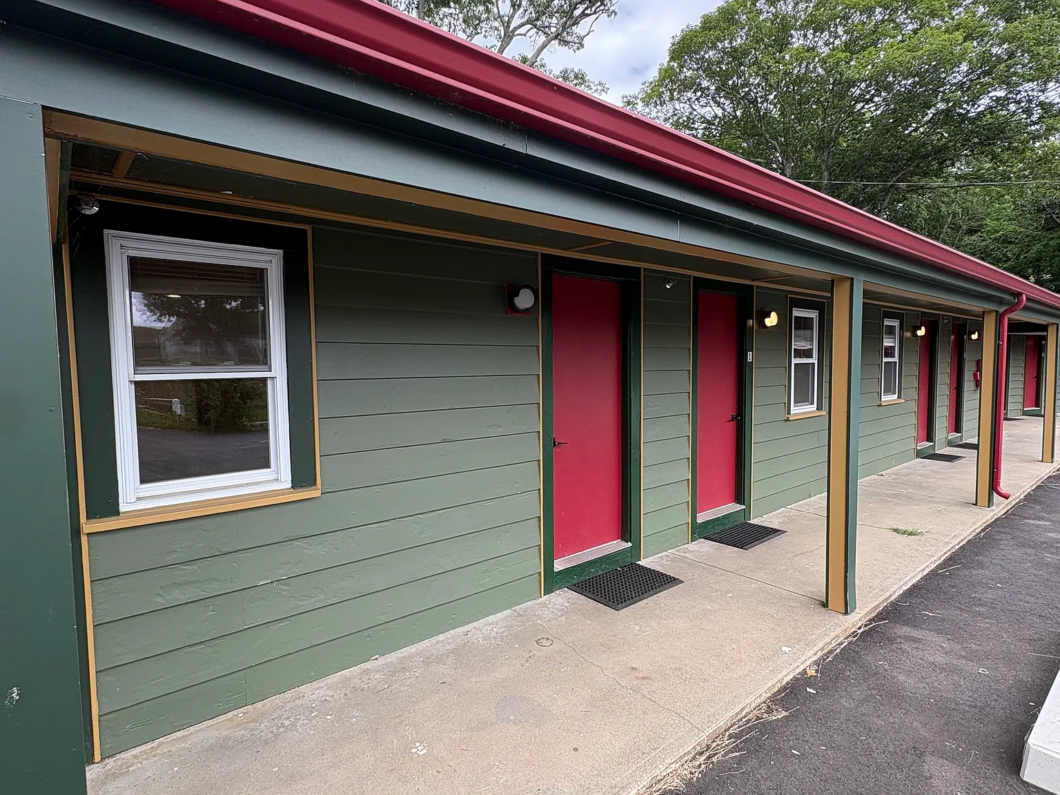 825 Scenic Hwy — Photo 1