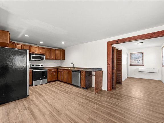 5th image of 1304 Bruce Street