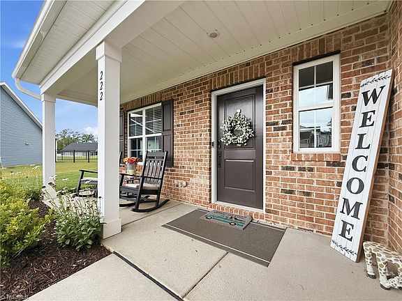 5th image of 222 Moravian Ct