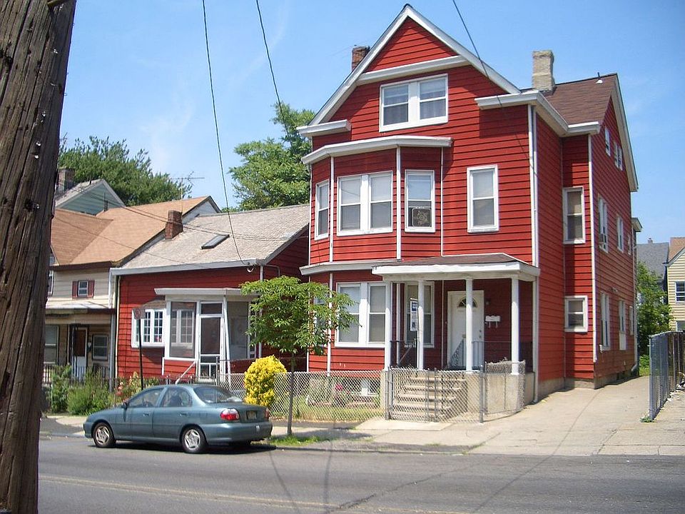2nd image of 95 Lafayette St
