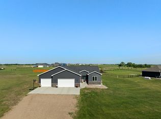 3921 Grayson Dr, Burlington, ND 58722