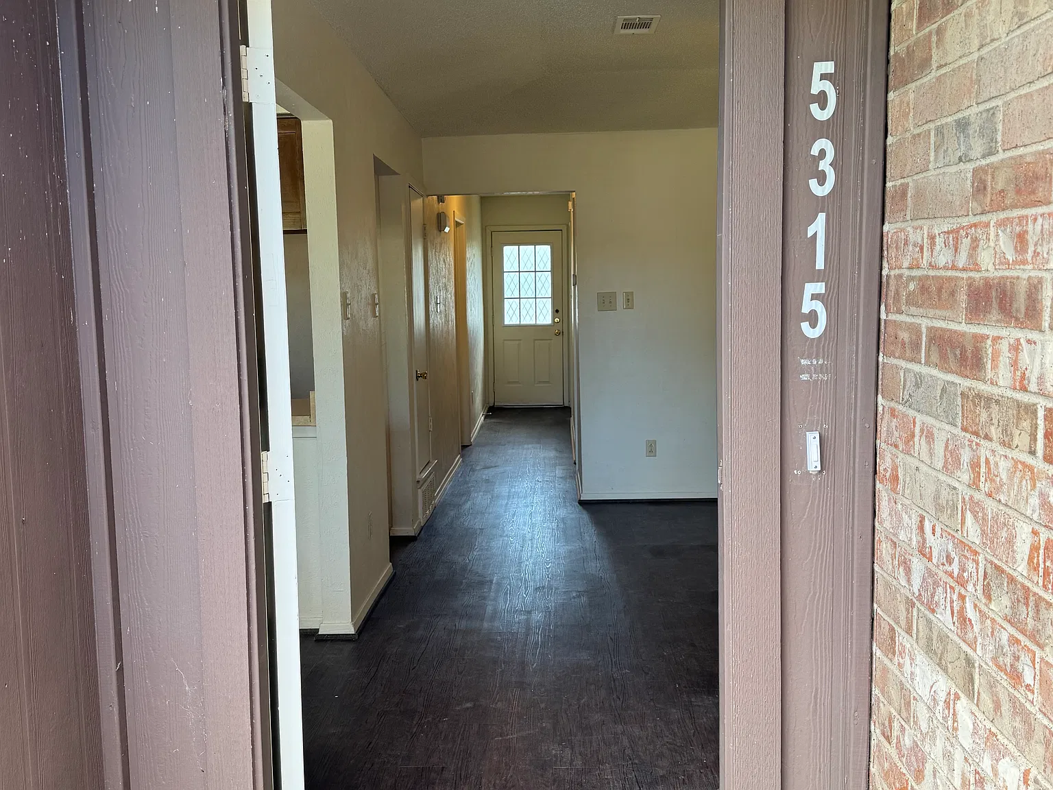 2 bed, 1014 sqft, $1,600 — Photo 2