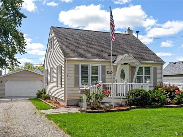 214 Morrell St, Yale, MI 48097